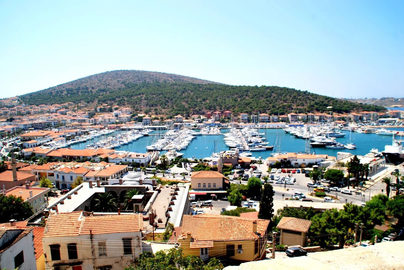 Çeşme-Sakız (Chios) Feribot Rehberi 2026 — Türkiye-Yunanistan En Kısa Hat