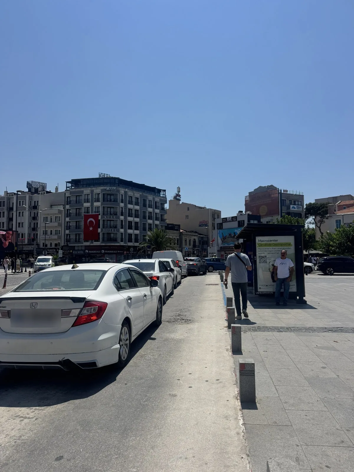Vehicles waiting in ferry queue along Çanakkale Kordon